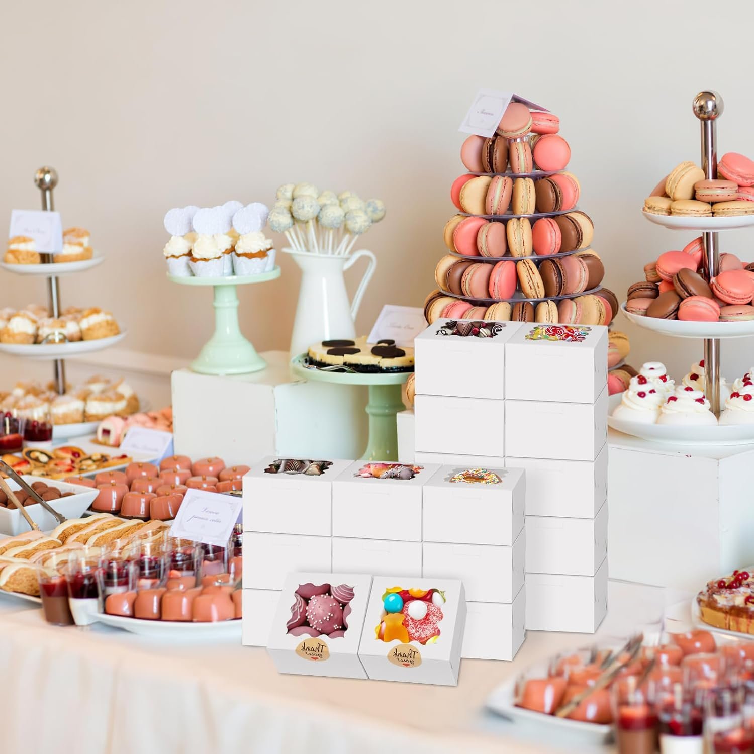 Caja para galletas blanca con logo personalizado, 24 unidades de 4x4x2.5 pulgadas, ideal para mini pasteles, postres, donas, macarons, fresas, bombones; marca blanca de excelente calidad, proveedor confiable. Caja para galletas blanca con logo personalizado, 24 unidades de 4x4x2.5 pulgadas, ideal para mini pasteles, postres, donas, macarons, fresas, bombones; marca blanca de excelente calidad, proveedor confiable.