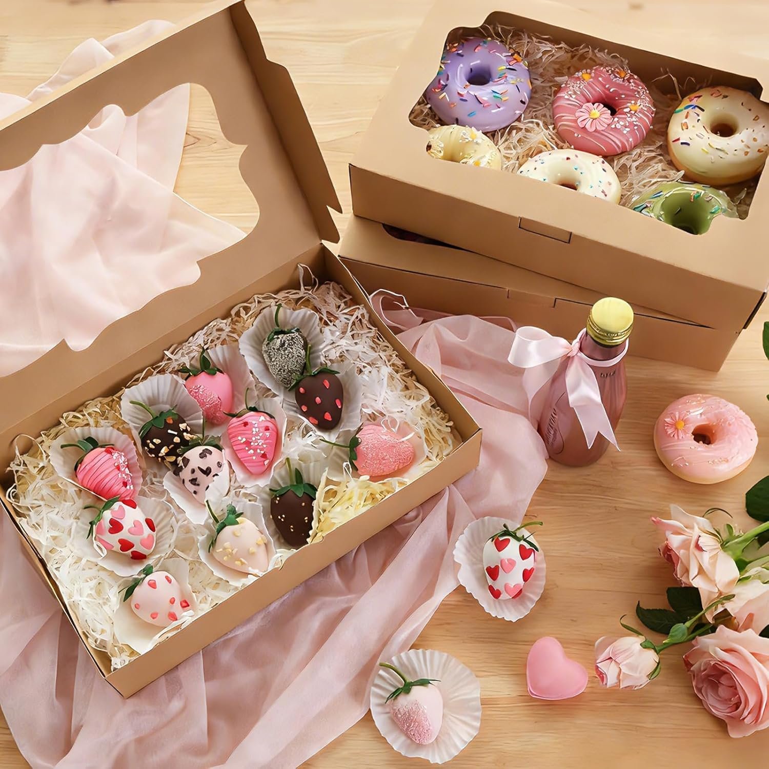 Caja de pastelería blanca con ventana de 12x8x2.5 pulgadas y diseño de 3 estilos, ideal para donas, frutas cubiertas de chocolate y pasteles, Marca Blanca, disponible a través de nuestra Fábrica. Caja de pastelería blanca con ventana de 12x8x2.5 pulgadas y diseño de 3 estilos, ideal para donas, frutas cubiertas de chocolate y pasteles, Marca Blanca, disponible a través de nuestra Fábrica.