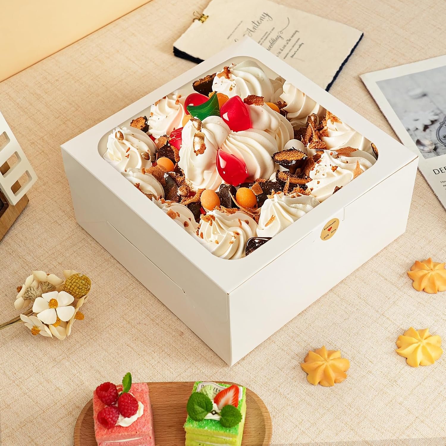 Caja de pastel desechable con ventana, 10x10x5 pulgadas, ideal para cupcakes, galletas y tartas, con logo personalizado para su marca blanca, fabricada por un proveedor de confianza. Caja de pastel desechable con ventana, 10x10x5 pulgadas, ideal para cupcakes, galletas y tartas, con logo personalizado para su marca blanca, fabricada por un proveedor de confianza.