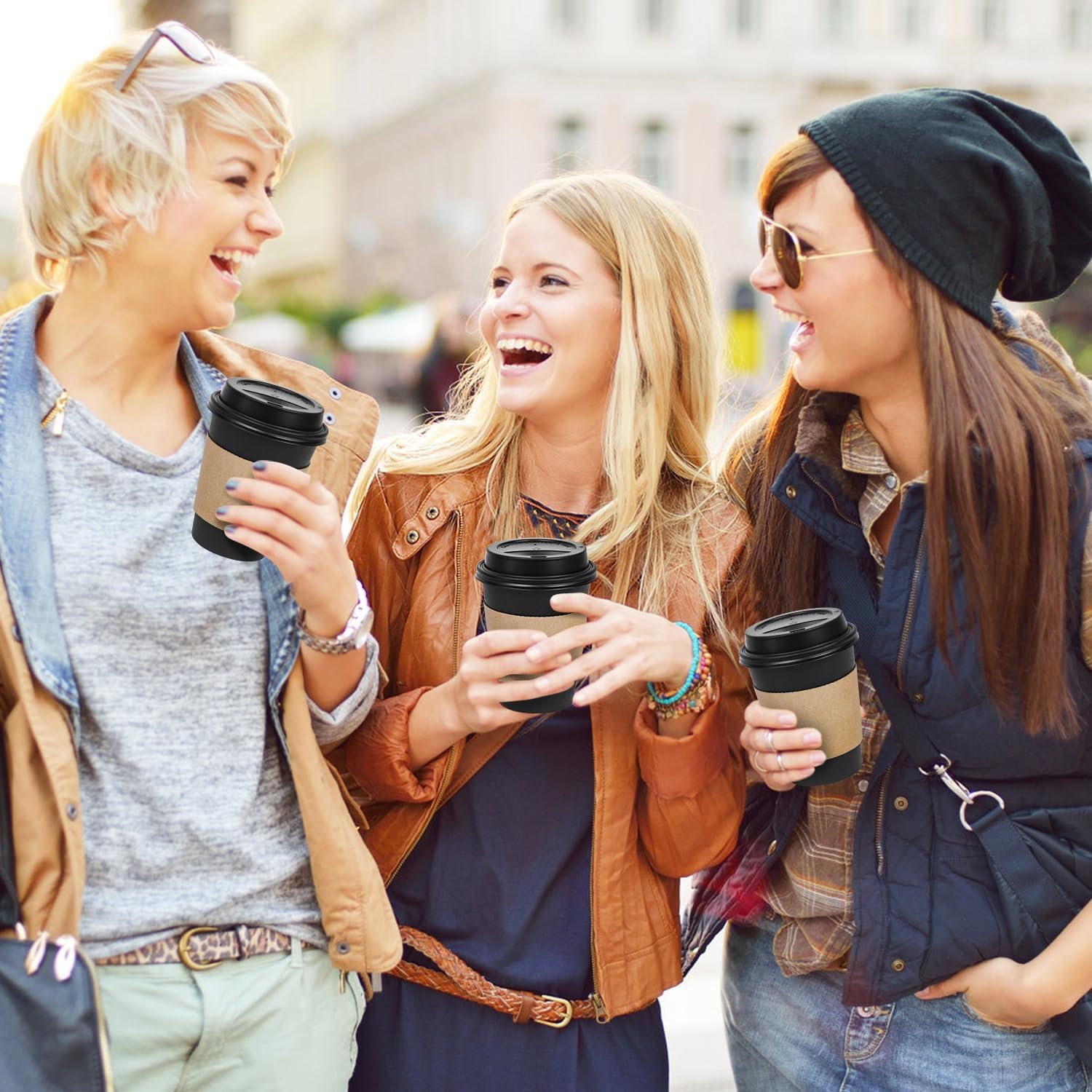 Tazas desechables de café de 12 oz con tapas y mangas, personalizadas con logo, aptas para picnic, fiestas, viajes y oficinas, calidad de fábrica, suministro para cafeterías. Tazas desechables de café de 12 oz con tapas y mangas, personalizadas con logo, aptas para picnic, fiestas, viajes y oficinas, calidad de fábrica, suministro para cafeterías.