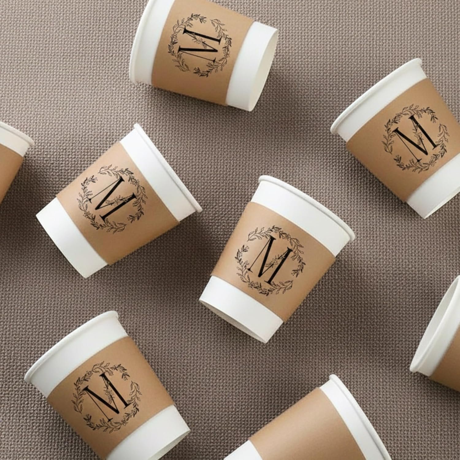 Logo Personalizado de mangas de café desechables kraft blancas – mangas aislantes para café caliente y frío, ideales para cafeterías y fiestas, adaptables a tazas estándar (25, 50, 100 unidades) de Proveedor. Logo Personalizado de mangas de café desechables kraft blancas – mangas aislantes para café caliente y frío, ideales para cafeterías y fiestas, adaptables a tazas estándar (25, 50, 100 unidades) de Proveedor.