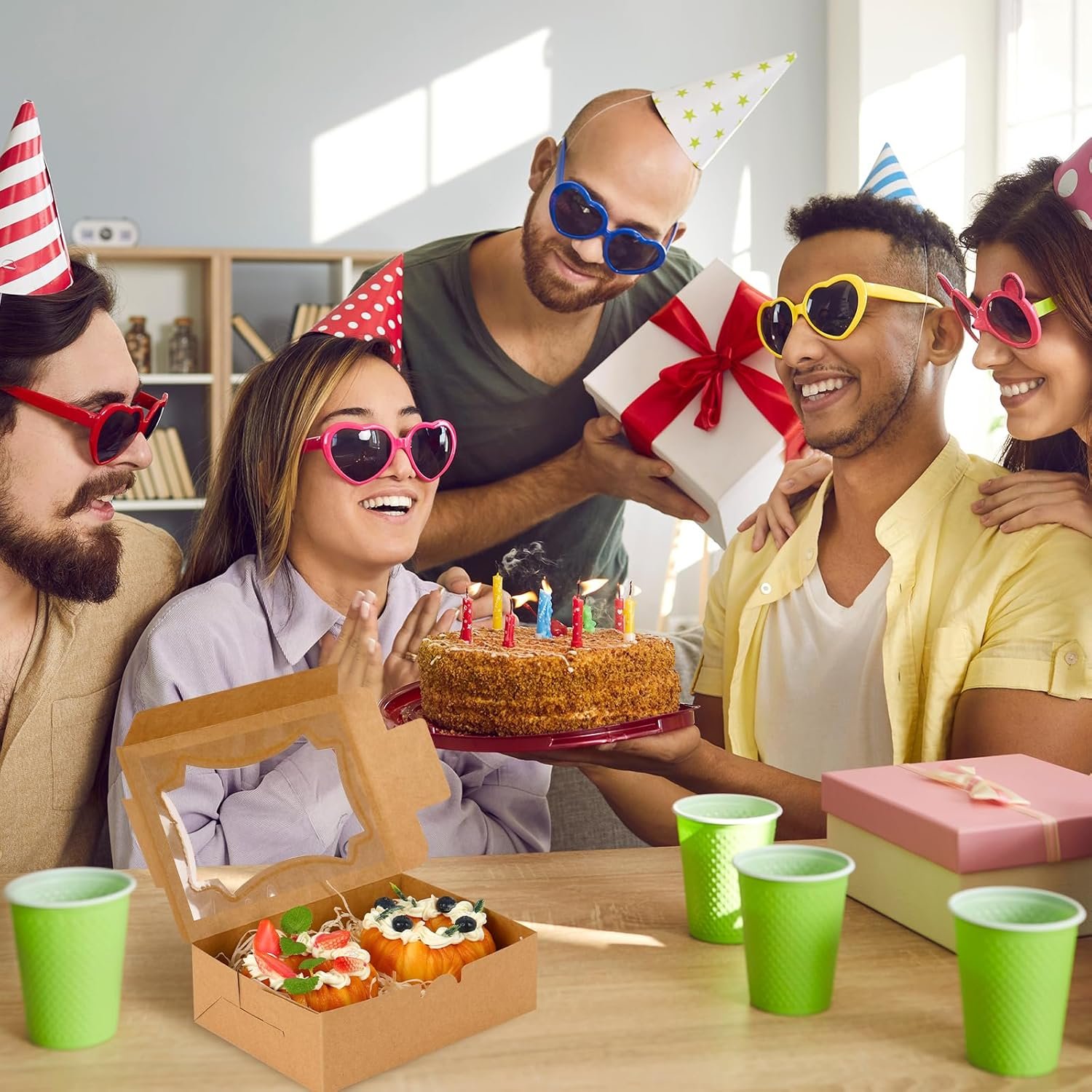 Caja de galletas con logo personalizado, 24 piezas de 8x6x2.5 pulgadas, cajas de pastelería con ventana en 3 estilos, ideales para chocolate, fresas, donuts, cupcakes, muffins y postres, etiquetado de marca blanca por proveedor.