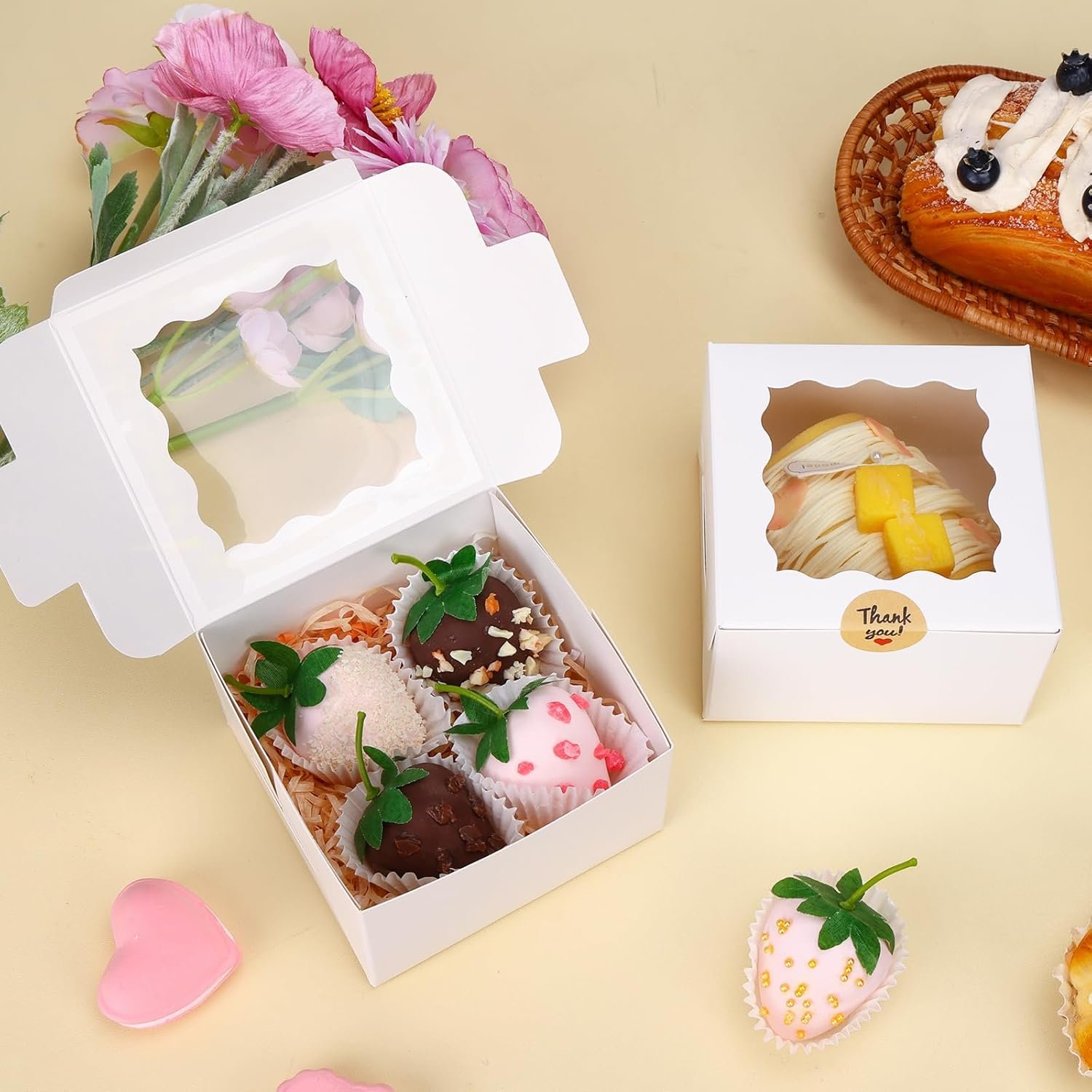 Cajas de Galletas Blancas de 50 piezas con Ventana, 4x4x2.5 pulgadas, para Pastelería con 5 pegatinas, ideal para Galletas Pequeñas, Postres y Fábrica de Marca Blanca. Logo Personalizado incluido. Cajas de Galletas Blancas de 50 piezas con Ventana, 4x4x2.5 pulgadas, para Pastelería con 5 pegatinas, ideal para Galletas Pequeñas, Postres y Fábrica de Marca Blanca. Logo Personalizado incluido.