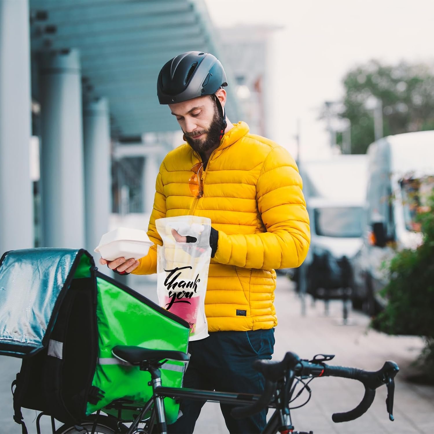 Porta Bebidas Transparente para Entrega de 500 Piezas con Mango y Bolsas de Bebidas de Agradecimiento, Marca Blanca para Cafeterías, Restaurantes, Pastelerías y Bares, Proveedor.