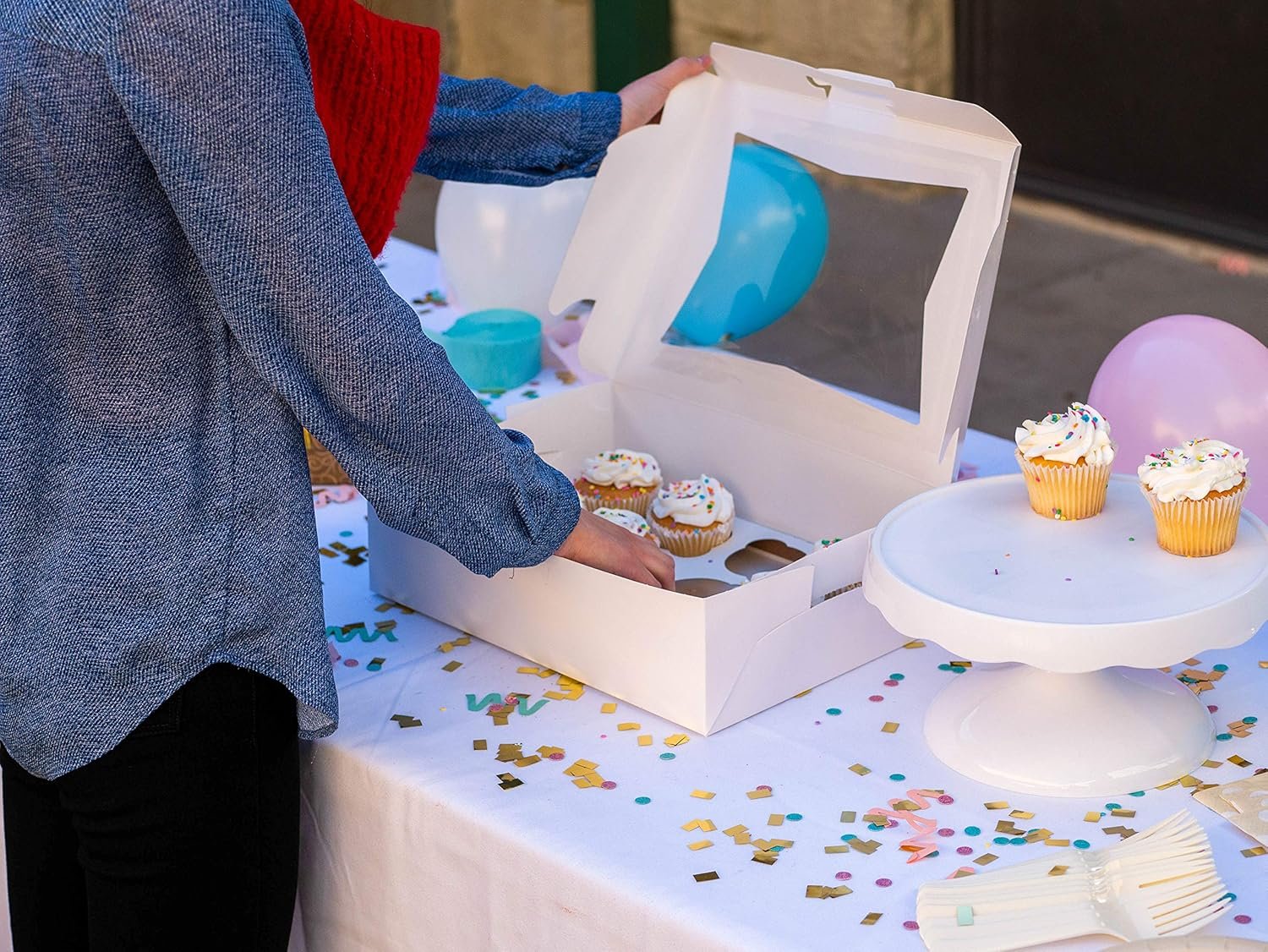 Caja de repostería blanca con ventana y logo personalizado (pack de 200) 9x9x2.5, transportador automático para pies, donas, pasteles, tapa clara, marca blanca, proveedor.