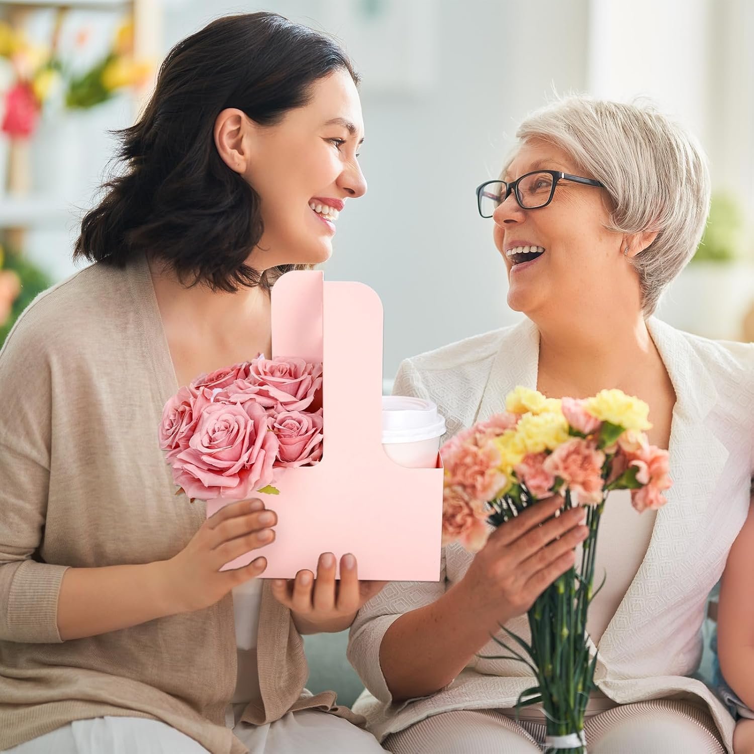 Logo Personalizado Cajas de Regalo de 24 Pcs para Día de la Madre y San Valentín con Asa, Soportes para Bebidas de 2 Tazas en Rosa, Negro y Blanco, Ideal para Bodas, Cumpleaños y Baby Shower, Proveedor de Productos Personalizados.