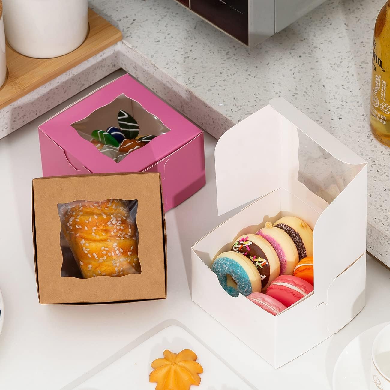 Cajas de galletas de papel con ventana 100Pcs, marca blanca para pastelería, cajas mini de 4x4x2.5 pulgadas para cupcakes, postres, donuts, fresas con chocolate, caramelos y cajas para golosinas, fabricadas por proveedor.