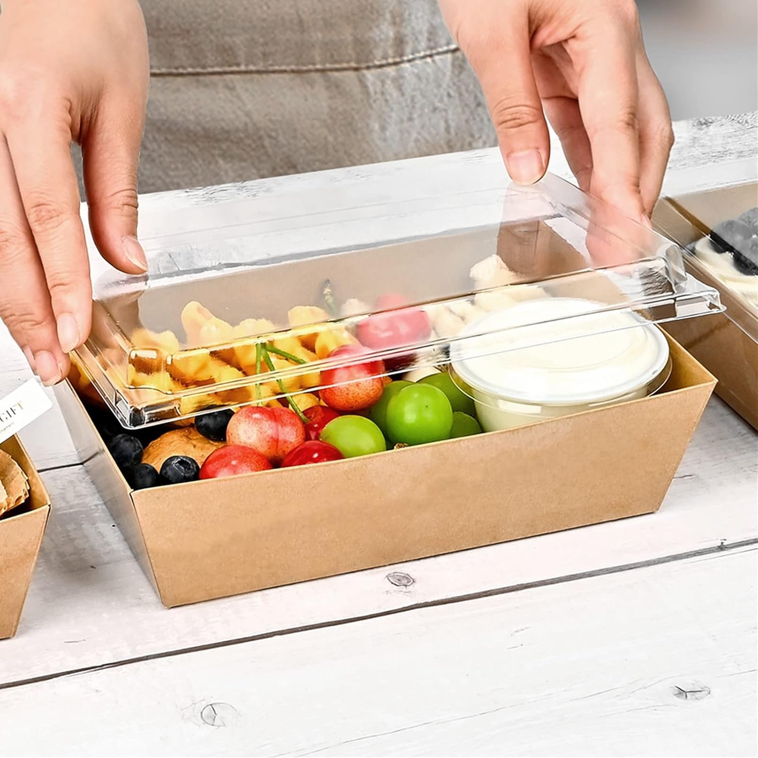 Cajas de charcutería de papel desechables de 8 x 6 pulgadas con tapa transparente, 20 unidades, para personalizar con logo, ideales para pasteles, cupcakes, sándwiches y bombas de cacao, proveedor confiable.