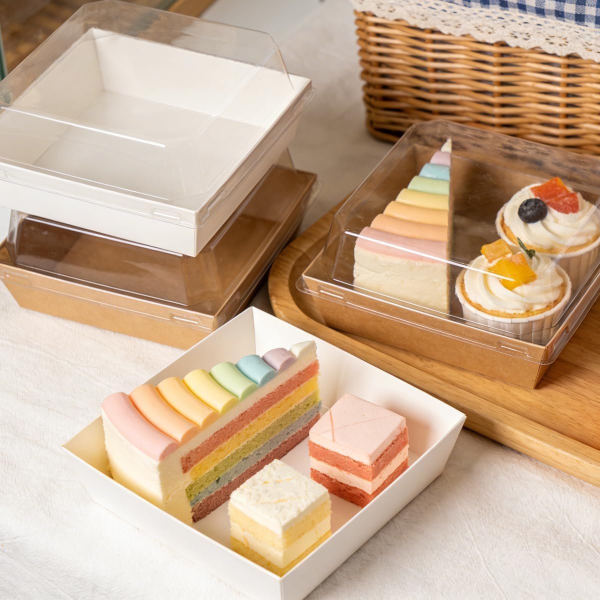 Cajas de Charcutería 100 Pack con Tapa Transparente - Ecológicas, Portátiles y Antifugas - 50 Marrones y 50 Blancas, Logotipo Personalizado, Proveedor de Soluciones de Envase Cajas de Charcutería 100 Pack con Tapa Transparente - Ecológicas, Portátiles y Antifugas - 50 Marrones y 50 Blancas, Logotipo Personalizado, Proveedor de Soluciones de Envase