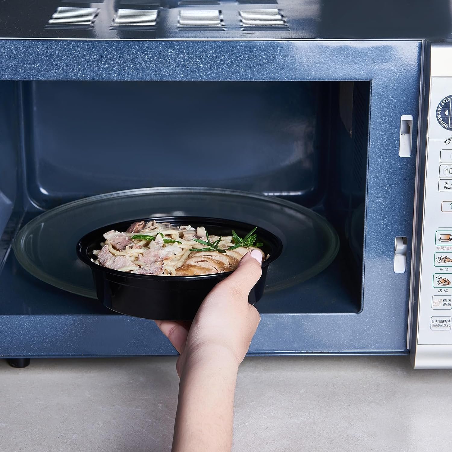 Contenedores de almacenamiento de alimentos redondos desechables de 24 oz y 50 unidades con tapa, ideales para preparación de comidas, con logo personalizado, marca blanca, apilables, reutilizables, aptos para microondas y lavavajillas, fabricados por un proveedor de confianza.