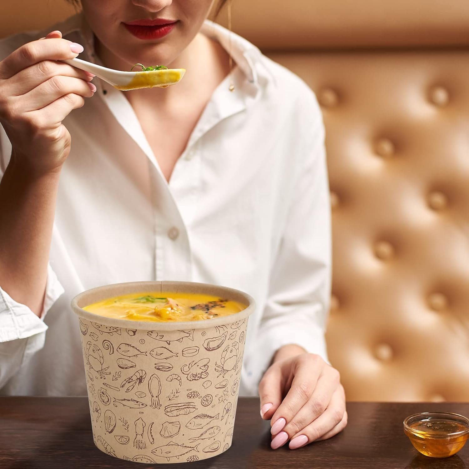 Taza de papel para alimentos de 12 oz con tapa ventilada, ideal para sopa, con logo personalizado para marca blanca, fabricado por un proveedor eficiente.