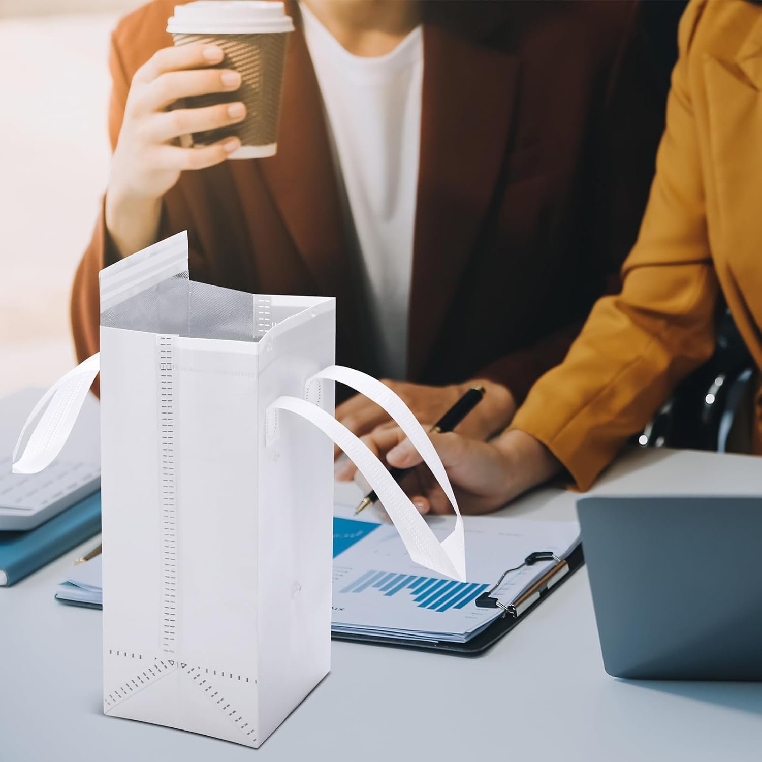 Logo Personalizado 50 Pcs Bolsas Térmicas de Transporte para Bebidas en Taza con Asa Reutilizables para Café para Llevar, Marca Blanca, Proveedor de Fábrica para Bebidas Calientes y Frías Logo Personalizado 50 Pcs Bolsas Térmicas de Transporte para Bebidas en Taza con Asa Reutilizables para Café para Llevar, Marca Blanca, Proveedor de Fábrica para Bebidas Calientes y Frías