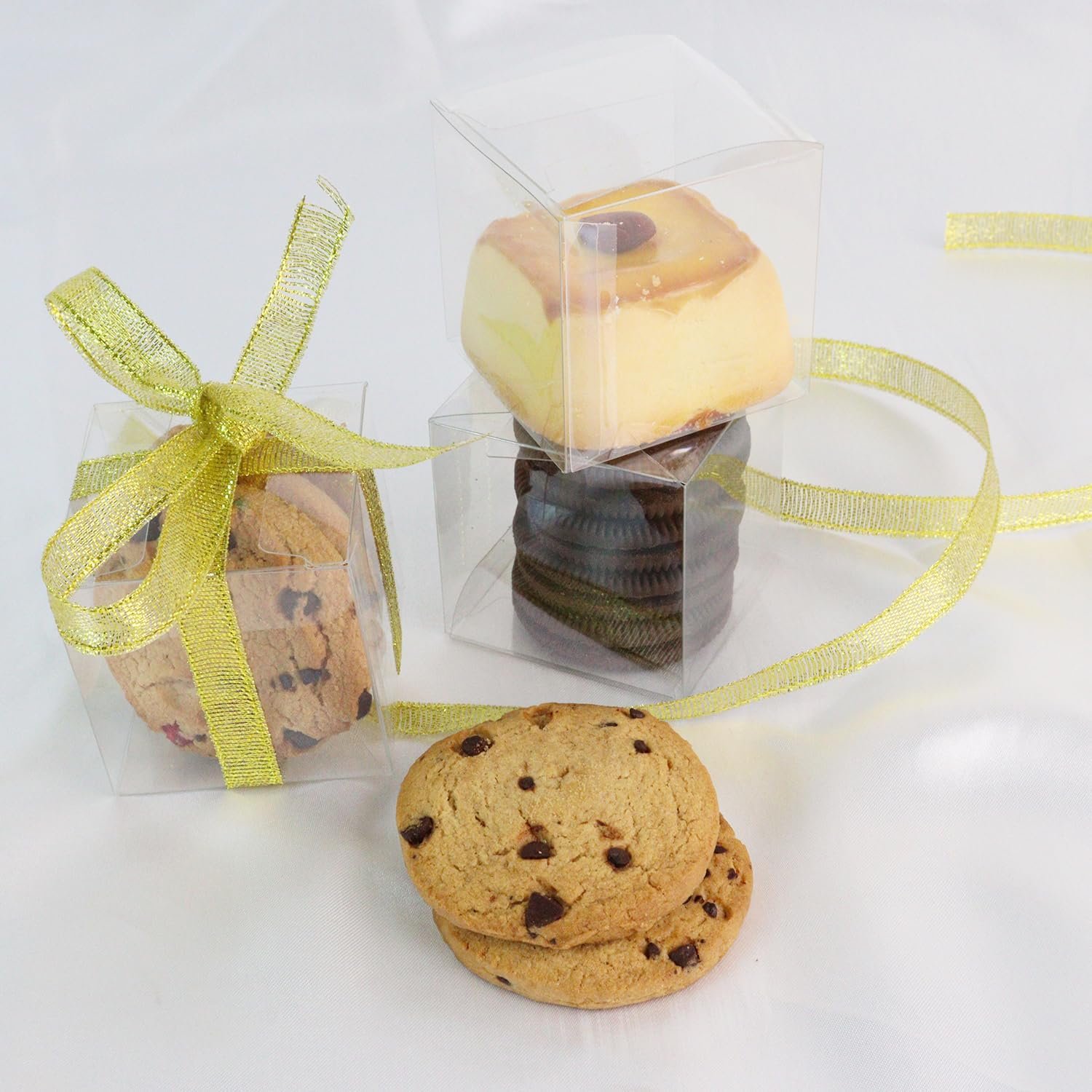 Logo Personalizado Cajas de Dulces Transparentes de 50 Piezas, 2x2x2 Pulgadas, Cajas de Regalo de Plástico con Cinta, Cajas de Favor para Golosinas, Marca Blanca Proveedor