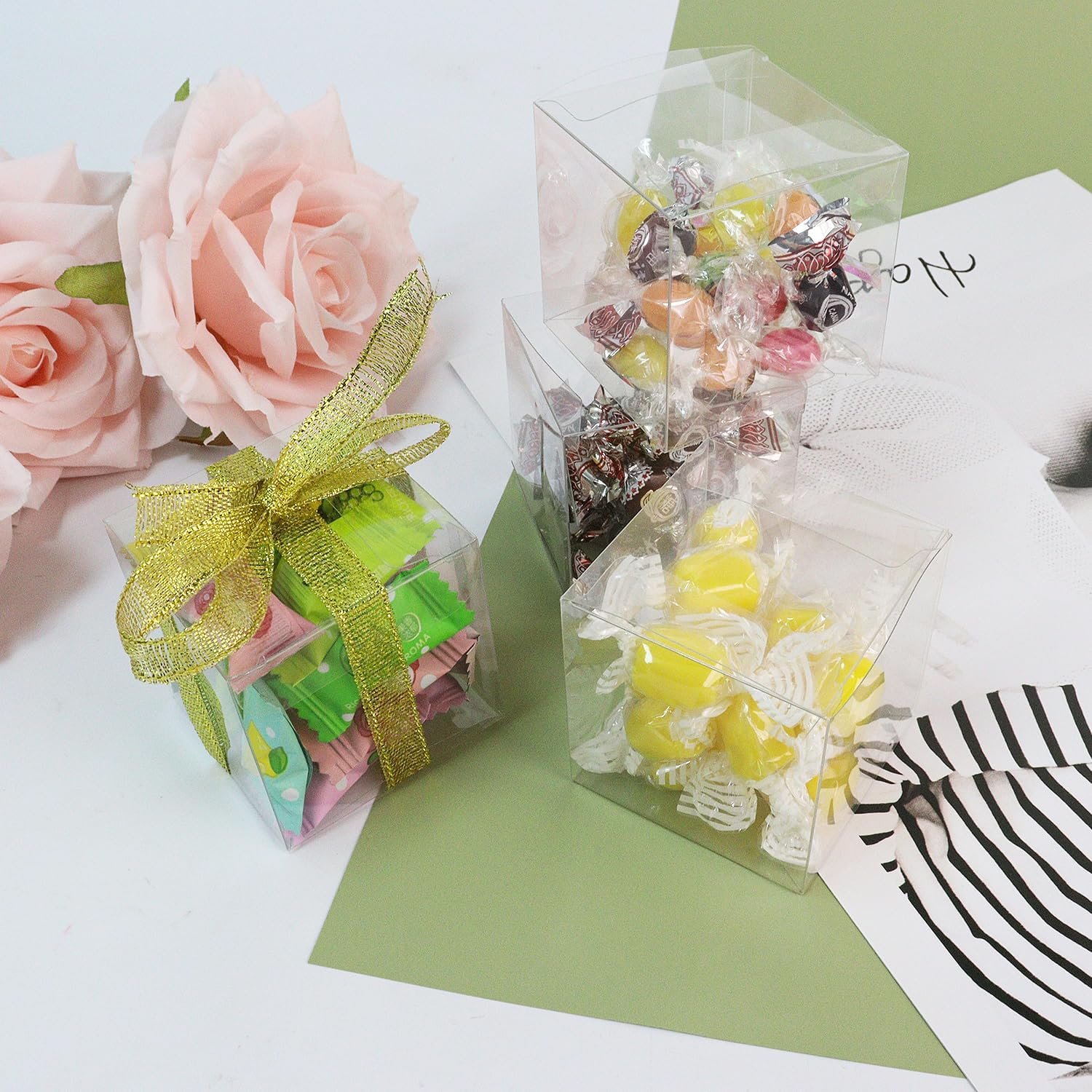 Logo Personalizado Cajas de Dulces Transparentes de 50 Piezas, 2x2x2 Pulgadas, Cajas de Regalo de Plástico con Cinta, Cajas de Favor para Golosinas, Marca Blanca Proveedor