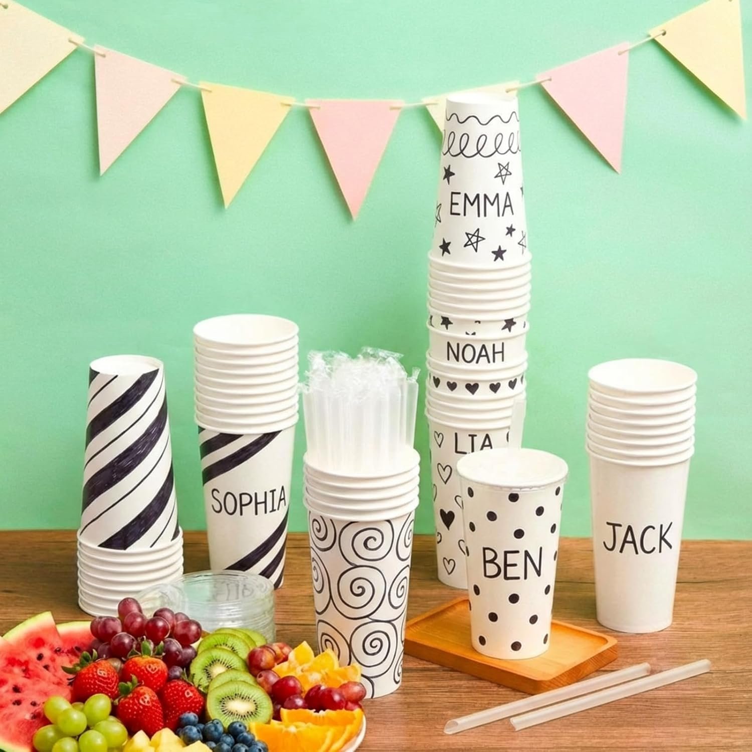 Tazas de papel desechables de 32 oz blancas con tapa y popotes, personalizadas con logo, ideales para bebidas frías, batidos, café helado y parfaits; proveedor confiable para tu marca blanca.