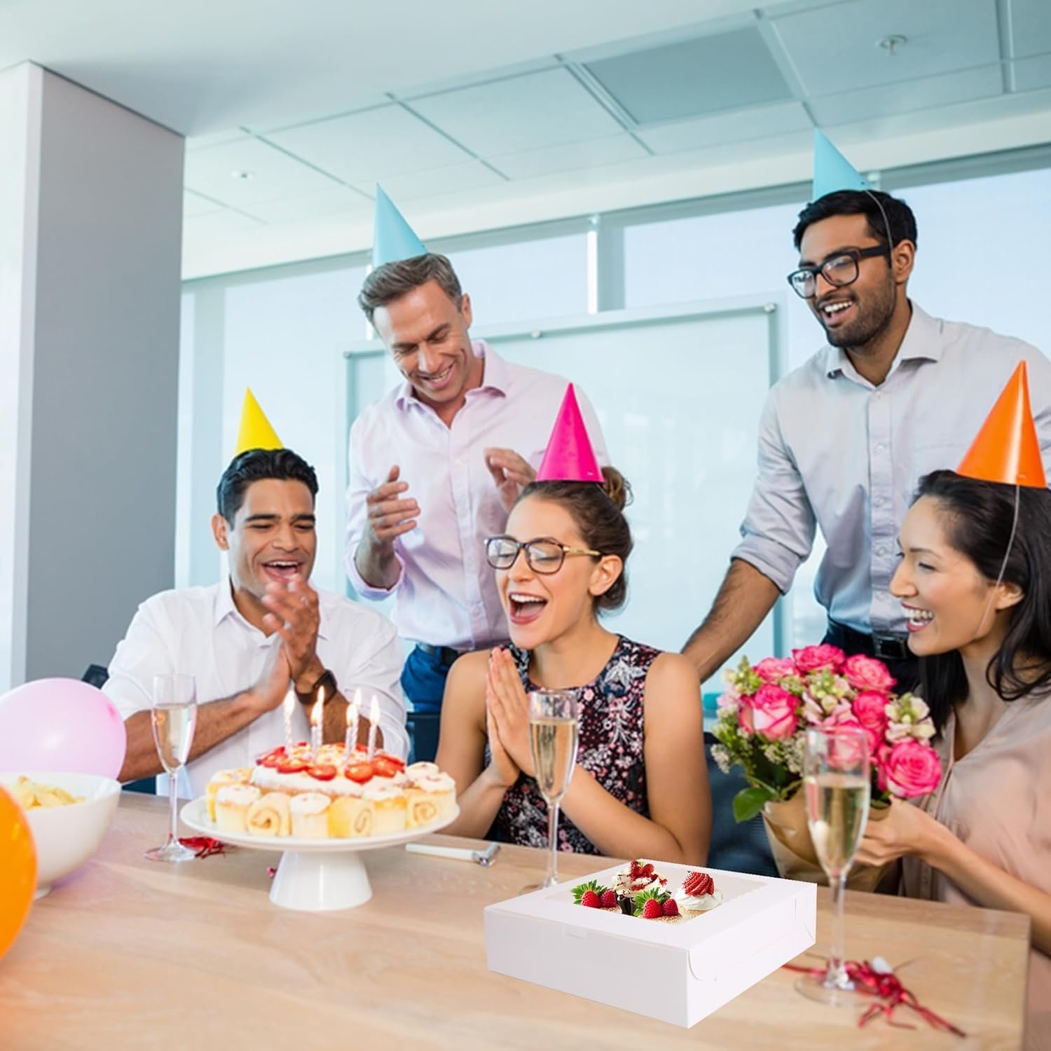 Caja de pastelería con ventana de 10x10x2.5 pulgadas, ideal para galletas, tartas, donuts, chocolates y muffins. Ofrecemos Marca Blanca para personalizar con tu Logo Personalizado, fabricadas en nuestra Fábrica.