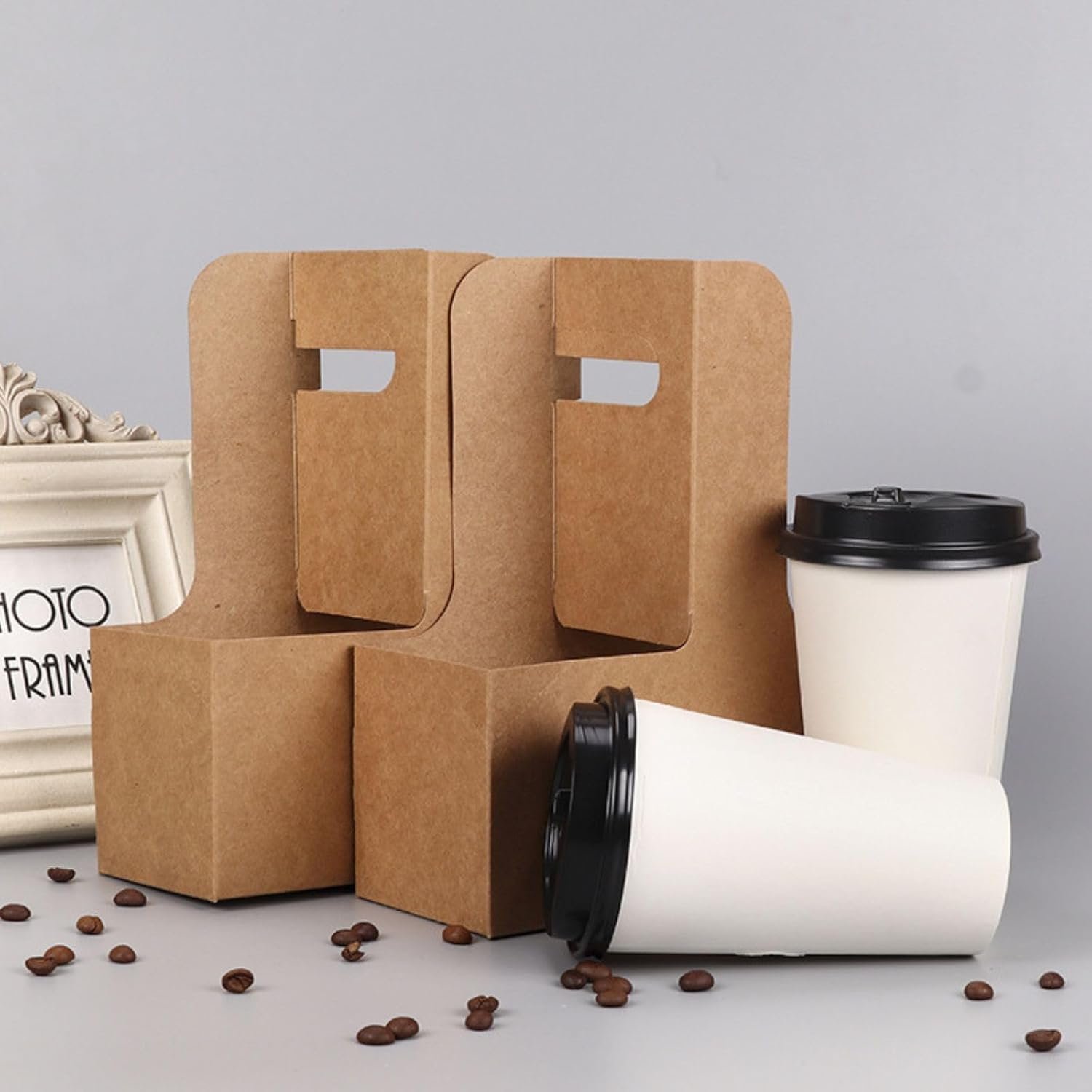 Logo Personalizado Porta Bebidas Desechable de 2 Tazas con Asas, soporte de cartón kraft para bebidas calientes o frías, ideal para entrega de alimentos con Marca Blanca, Fábrica de soluciones para servicios de entrega. Logo Personalizado Porta Bebidas Desechable de 2 Tazas con Asas, soporte de cartón kraft para bebidas calientes o frías, ideal para entrega de alimentos con Marca Blanca, Fábrica de soluciones para servicios de entrega.