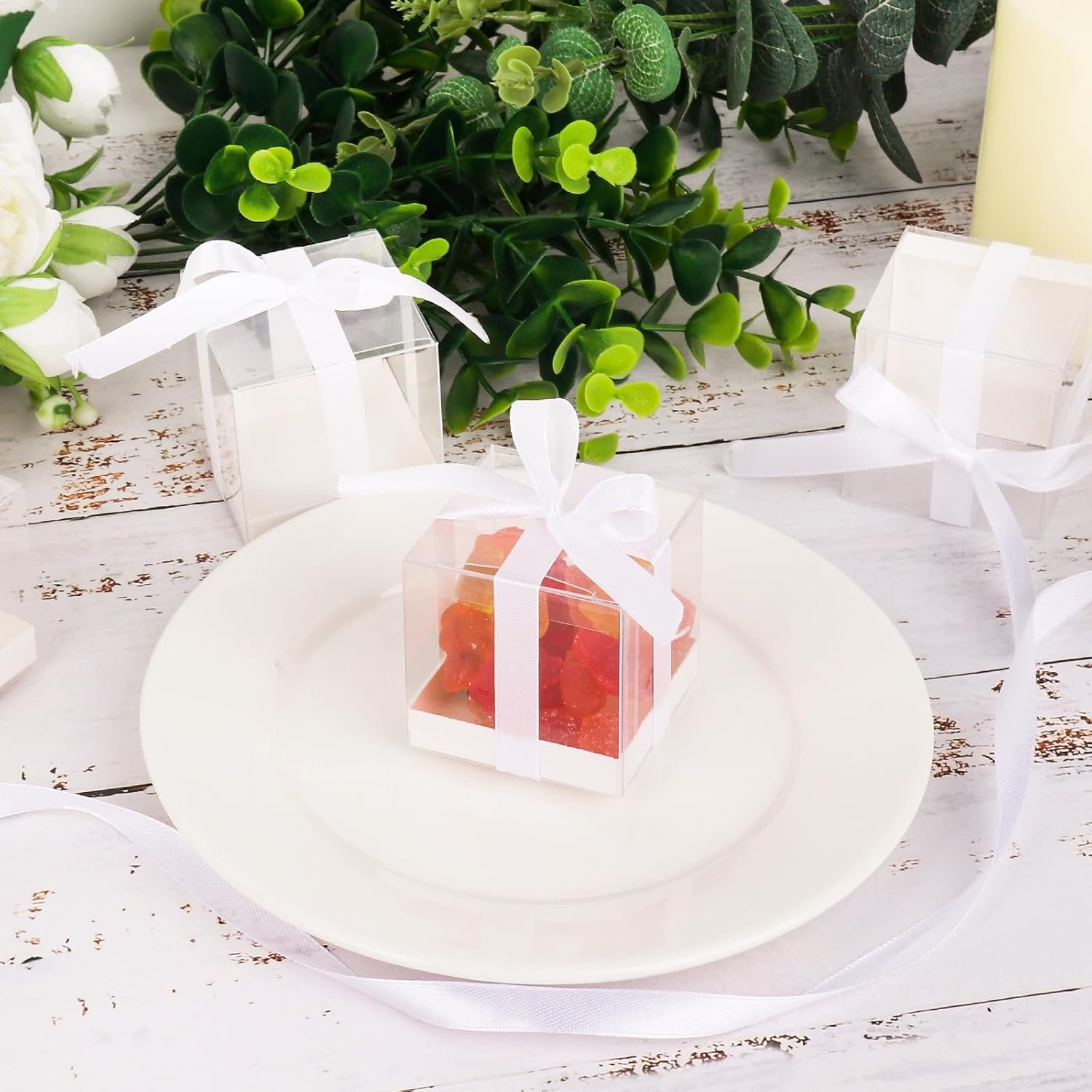 Cajas de Favor con Logo Personalizado, 50 Piezas de 2x2x2 Pulgadas, Cajas Transparentes para Dulces con Cintas Blancas, Cajas de Regalo Plásticas Mini para Decoración de Bodas, Cumpleaños, Baby Shower y Clase, Proveedor de Suministros Cajas de Favor con Logo Personalizado, 50 Piezas de 2x2x2 Pulgadas, Cajas Transparentes para Dulces con Cintas Blancas, Cajas de Regalo Plásticas Mini para Decoración de Bodas, Cumpleaños, Baby Shower y Clase, Proveedor de Suministros