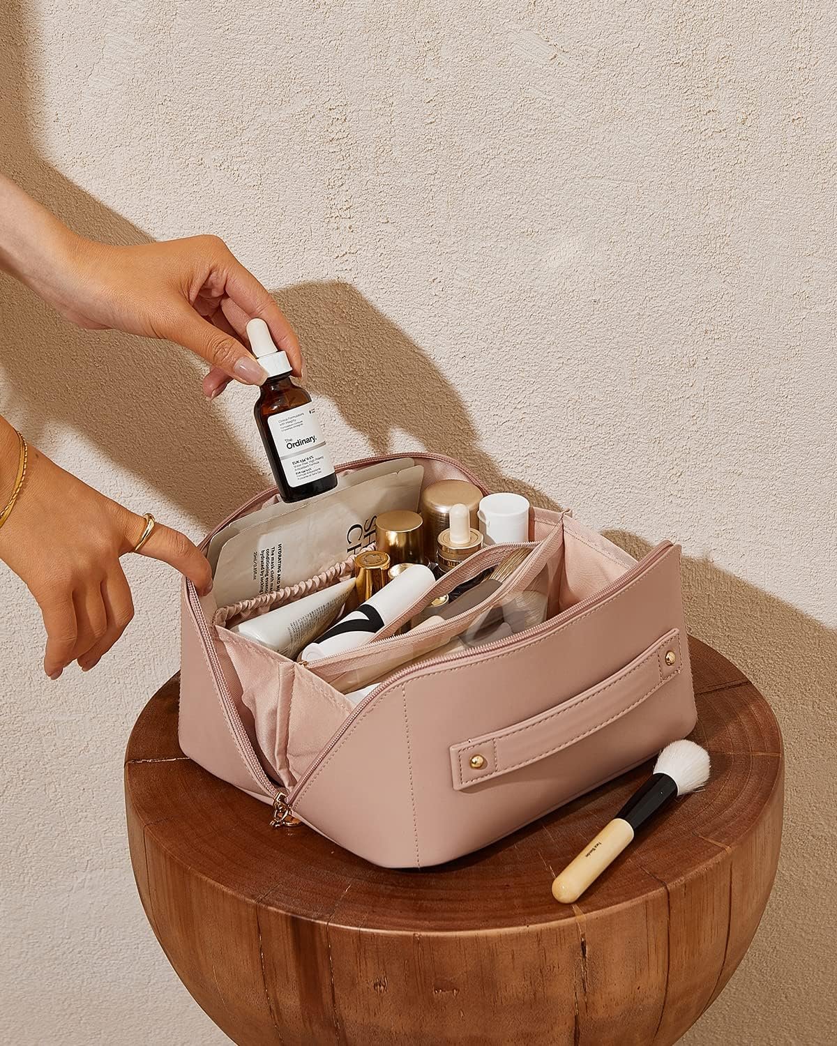 Logo Personalizado Necesidades de Viaje, Bolsa de Maquillaje Grande, Impermeable de PU, Portátil para Cuidado de la Piel, Pinceles y Esenciales de Viaje, Fabricante de Productos Cosméticos.