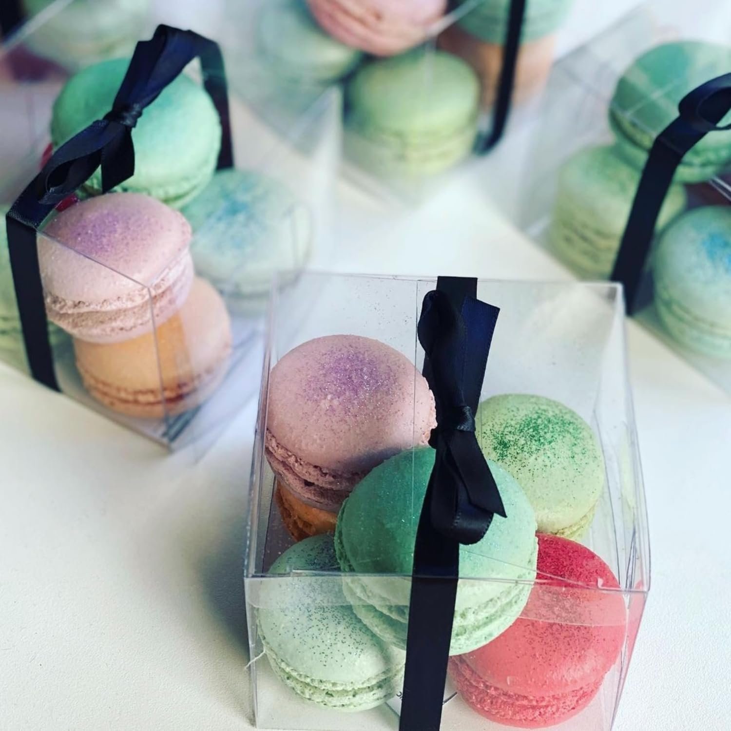 Logo Personalizado Cajas de Favor Transparentes 3x3x3 Pulgadas para Bombas de Chocolate y Pasteles Pequeños, Marca Blanca, Proveedor.