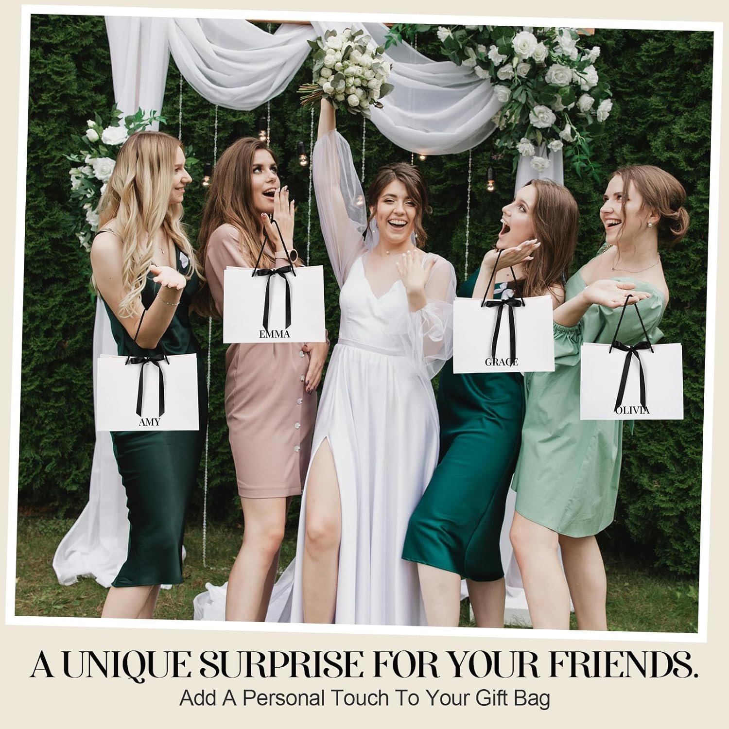 Bolsas de regalo de papel personalizadas para damas de honor con logo personalizado, set de 8 unidades de 11x8 pulgadas en negro y blanco, con lazo y etiquetas de nombre, para bodas, despedidas de soltera, compromisos y fiestas de cumpleaños, Proveedor de soluciones para eventos.
