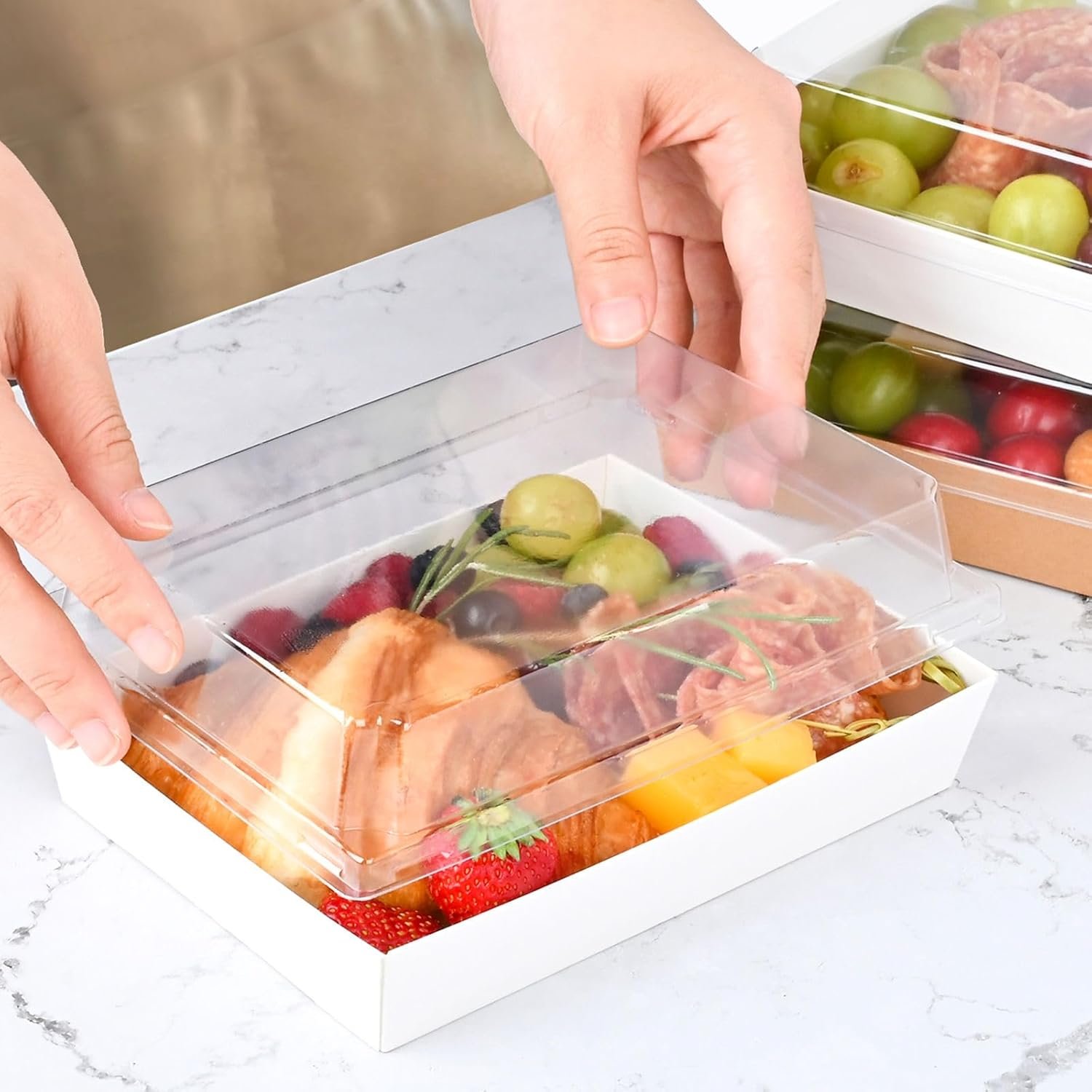 Cajas de Charcutería de 7x5 Pulgadas con Ventanas, 50 Pack de Cajas de Papel Desechables para Combinar con Logo Personalizado, Perfectas para Sandwiches, Fresas, Galletas, Cupcakes, Marca Blanca de Proveedor