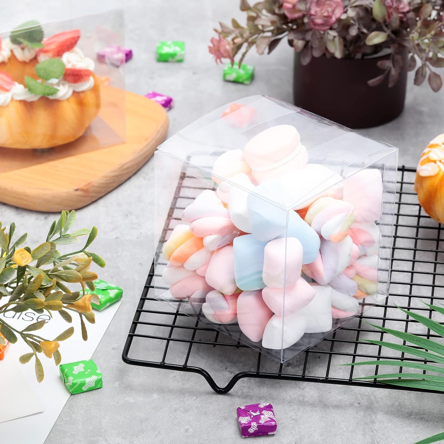 Cajas de Favor Transparentes 4 x 4 x 4 Pulgadas con Logo Personalizado – Paquete de 100 Piezas de PVC para Dulces y Regalos – Ideal para Marca Blanca en Fábrica para Fiestas de Bodas, Baby Shower y Regreso a Clases