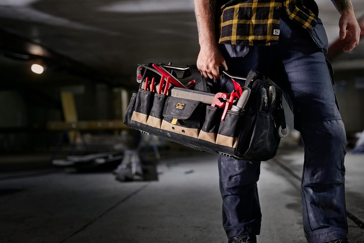 Caja de herramientas suave de 20 pulgadas, abierta y con 27 bolsillos, con logo personalizado para marcas blancas, fabricada por un proveedor confiable. Caja de herramientas suave de 20 pulgadas, abierta y con 27 bolsillos, con logo personalizado para marcas blancas, fabricada por un proveedor confiable.