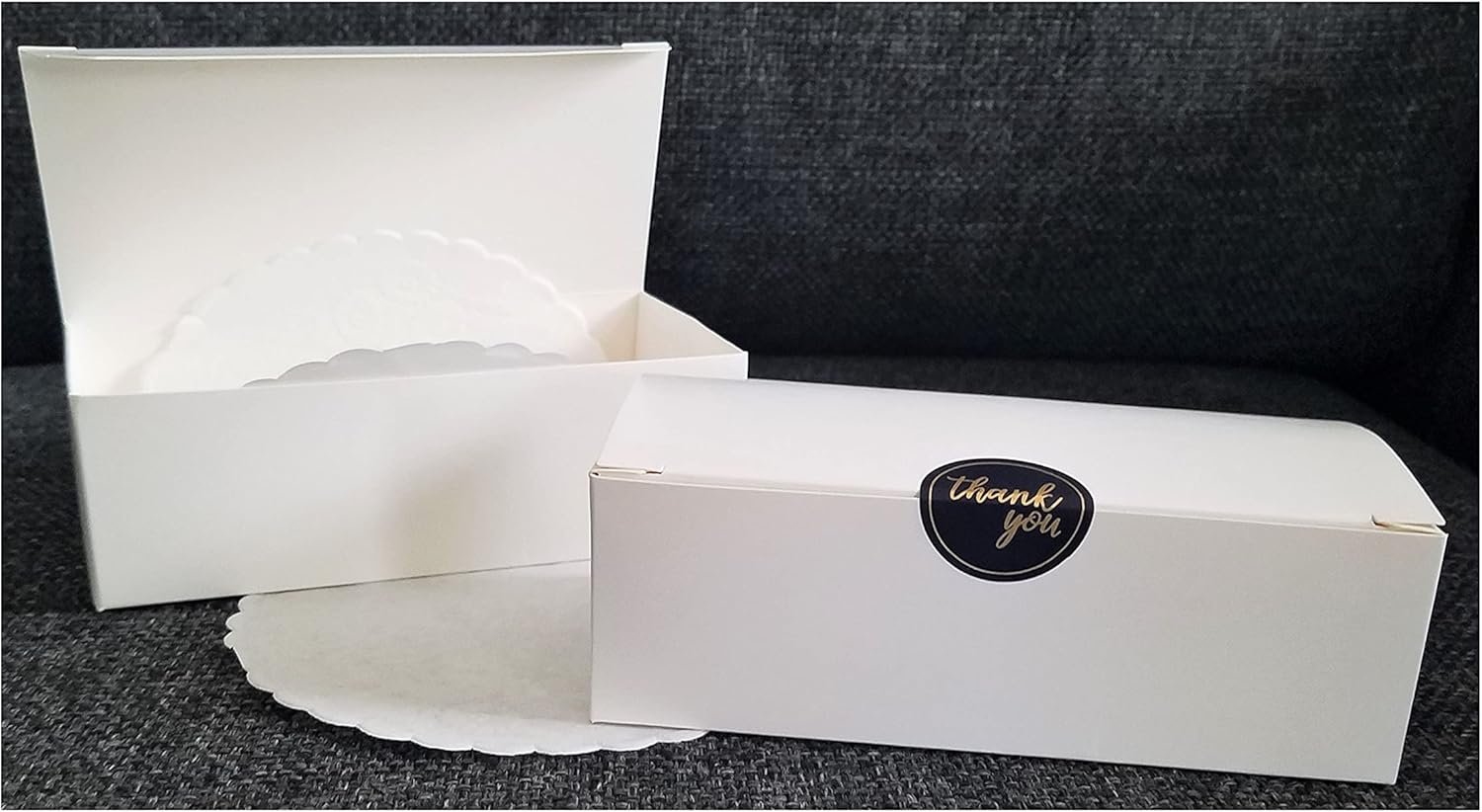 Cajas de Porción de Pastel para Invitados de Boda, Doilies de Papel Blancos Pequeños y Etiquetas de Agradecimiento 25 unidades, Marca Blanca de Proveedor