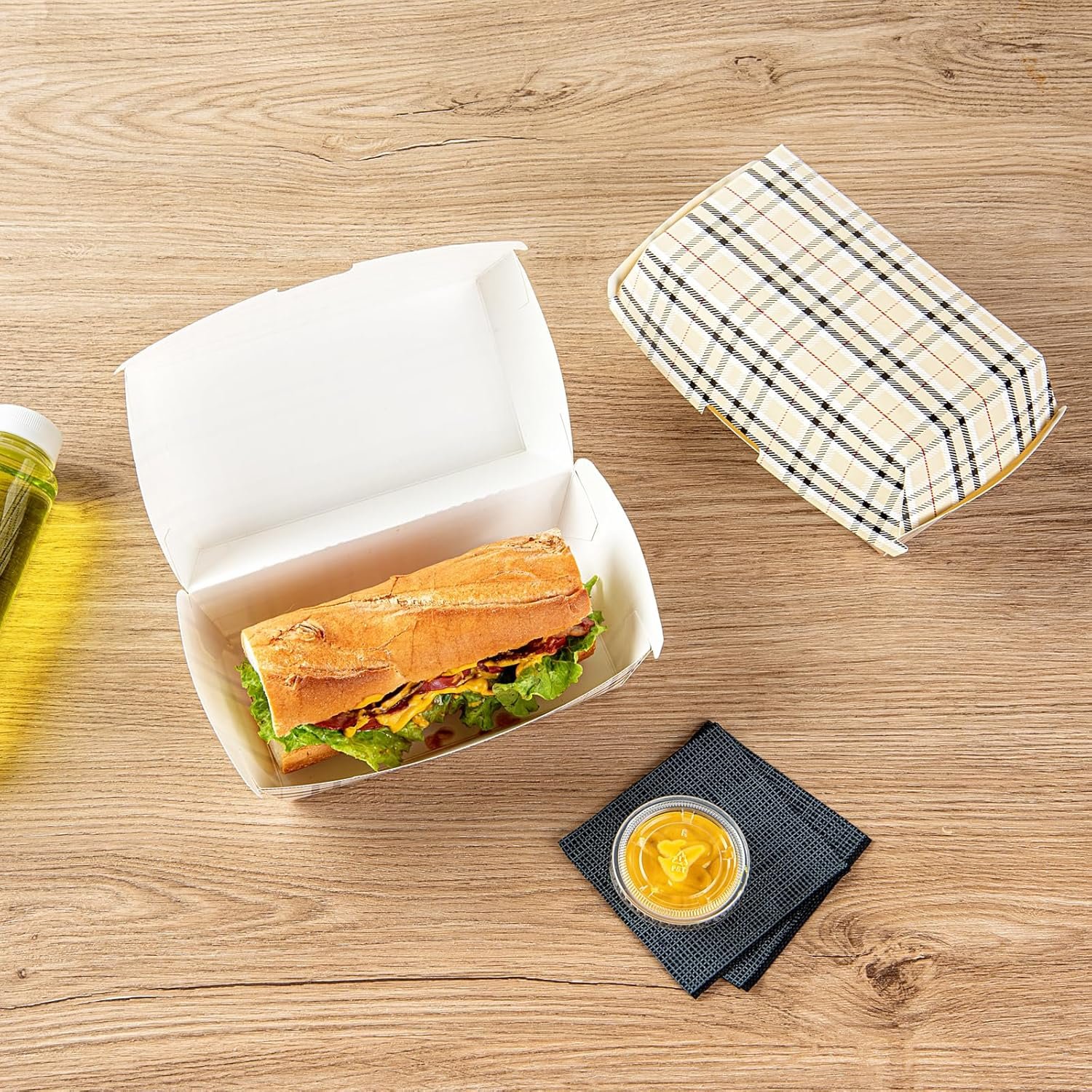 Envases de comida clamshell desechables 6.7 x 3.5 x 3.5 pulgadas con cierre de bisagra y logo personalizado, ideales para sándwiches y perritos calientes. Contenedores resistentes y a prueba de grasa, disponibles bajo marca blanca de nuestro proveedor. Envases de comida clamshell desechables 6.7 x 3.5 x 3.5 pulgadas con cierre de bisagra y logo personalizado, ideales para sándwiches y perritos calientes. Contenedores resistentes y a prueba de grasa, disponibles bajo marca blanca de nuestro proveedor.