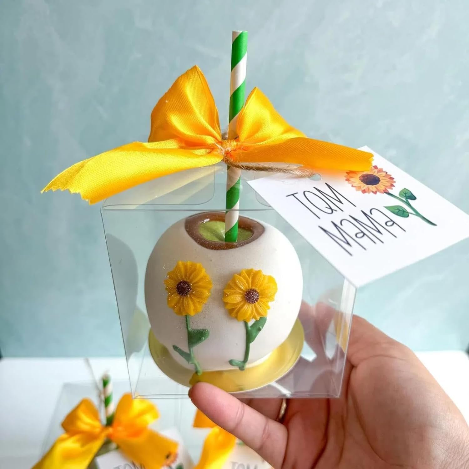 Cajas de Favor Claras de 3x3x3 Pulgadas para Bombas de Chocolate, Cajas de Regalo, Cajas de Cupcake y Macaron con Logo Personalizado, Perfectas para Cumpleaños, Bodas y Eventos, Disponibles en Fábrica.