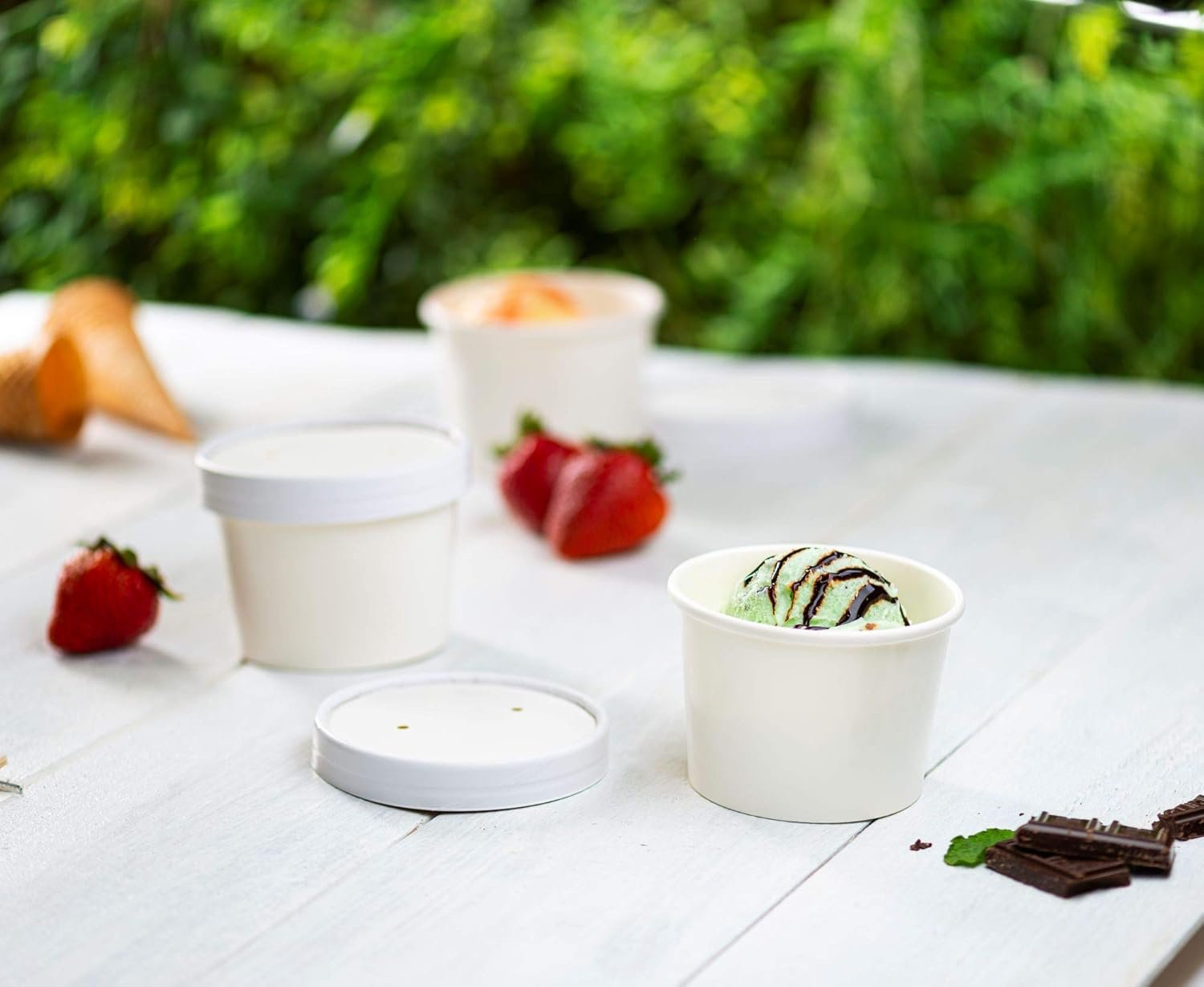 Contenedores de Papel Blanco Desechables de 8oz - 25 Cuentas con Tapa Ventilada, Perfectos para Sopa Caliente, Vasos de Helado y Alimentos Fríos - Marca Blanca con Logo Personalizado, Proveedor de Soluciones para Comida.