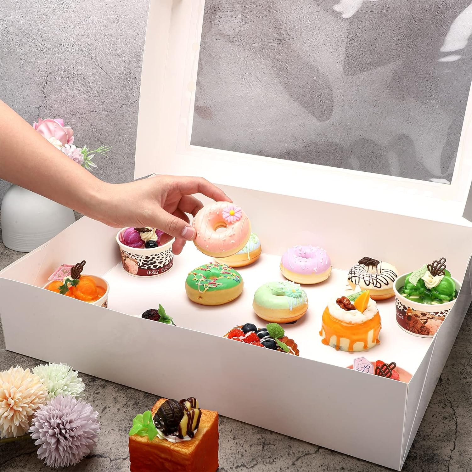Caja de pasteles con ventana, 19 x 14 x 4 pulgadas, ideal para repostería. Personaliza con tu logo en esta caja de cartón grande para pasteles, apta para galletas, cupcakes y tartas. Proveedor de envases para la industria de la panadería, pack de 10 unidades.