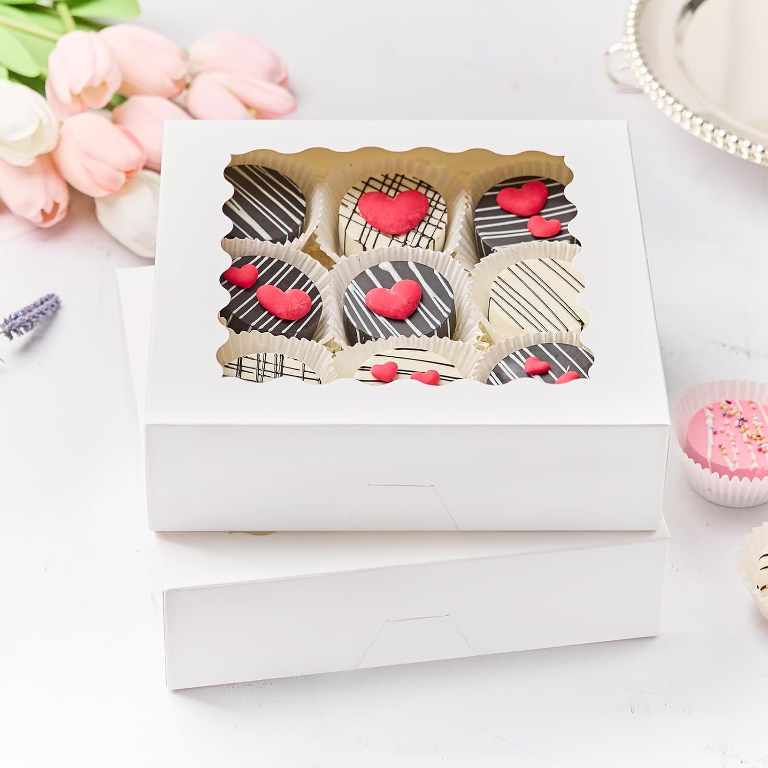 Caja de Pastelería 20 PCS, 9 x 9 x 2.5 Pulgadas, Cajas Blancas con Ventana, Cajas de Galletas Auto-Popup, Marca Blanca para Chocolates, Fábrica de Muffins y Donuts, Con Logo Personalizado.